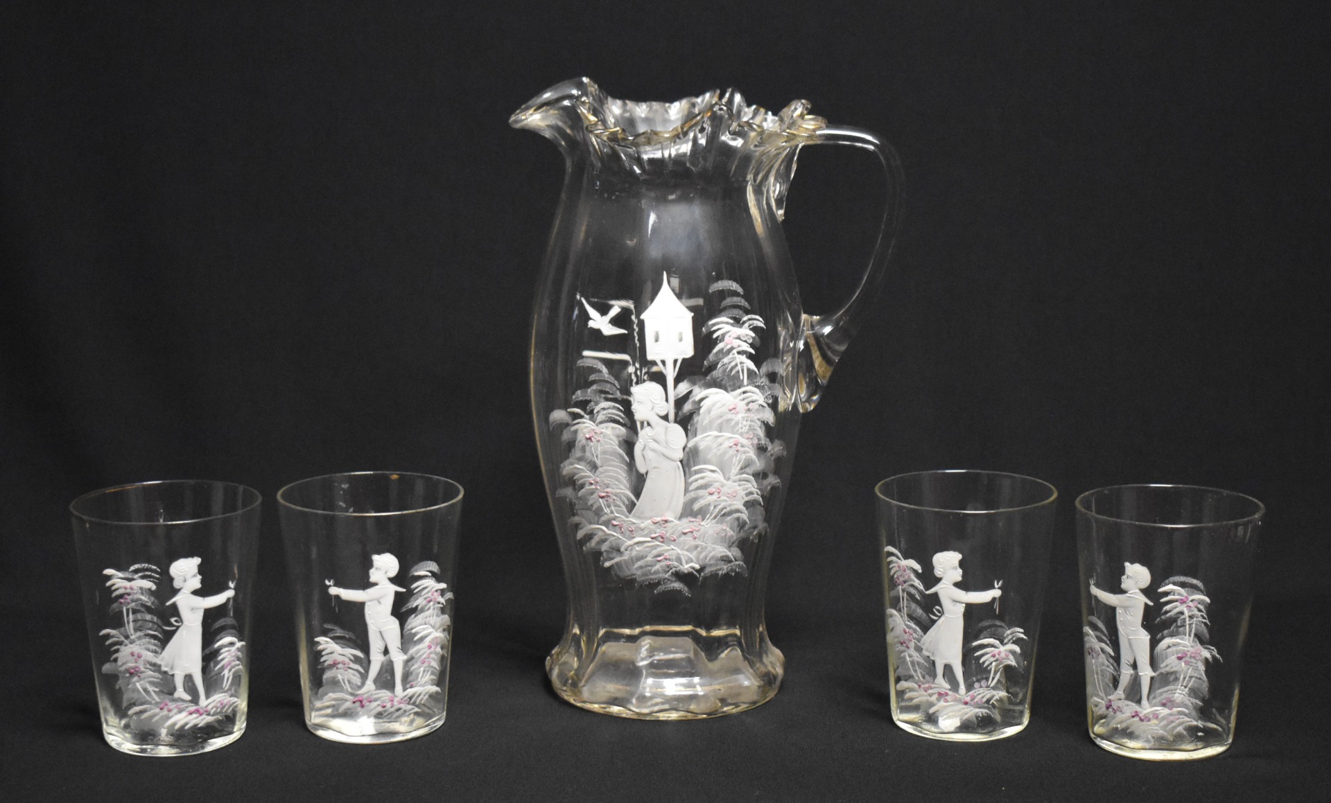 Carafă Mary Gregory Boemia cu pahar din sticlă pictată, cca. 1900