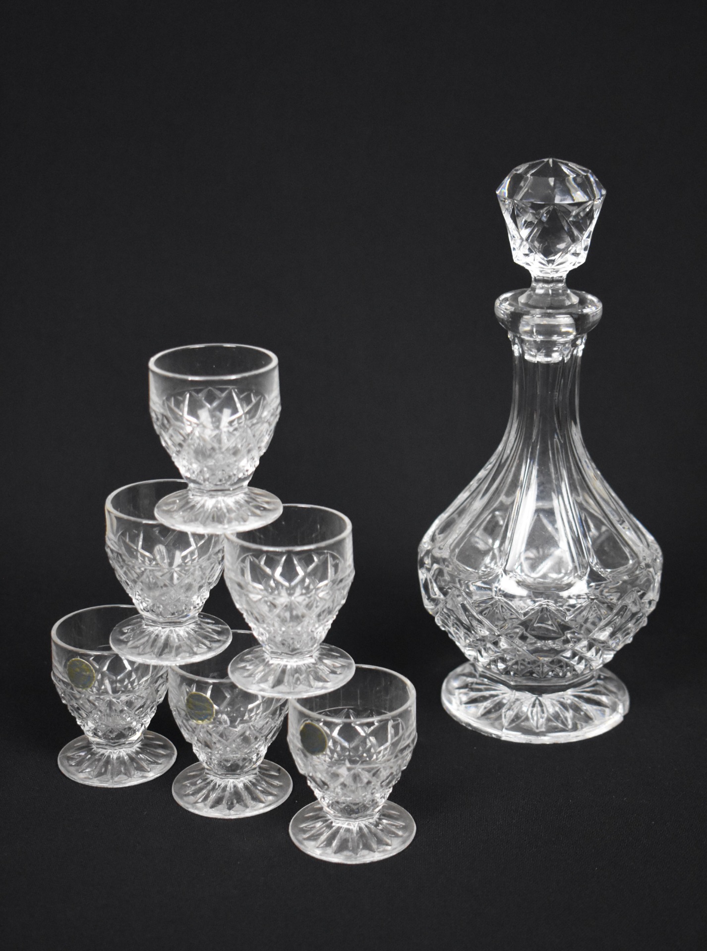 Set carafă cu șase pahare din cristal Boemia Cehia pentru lichior